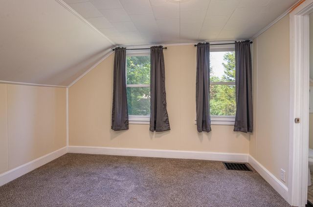 940 UNGER LN, Boyertown, PA 19512