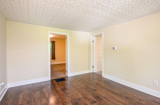 940 UNGER LN, Boyertown, PA 19512