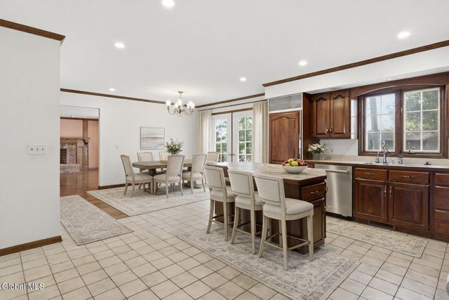 23 Fairway Court, Albany, NY 12208