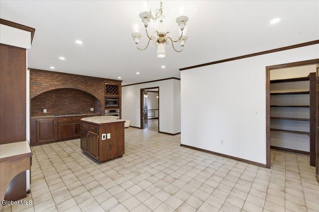 23 Fairway Court, Albany, NY 12208