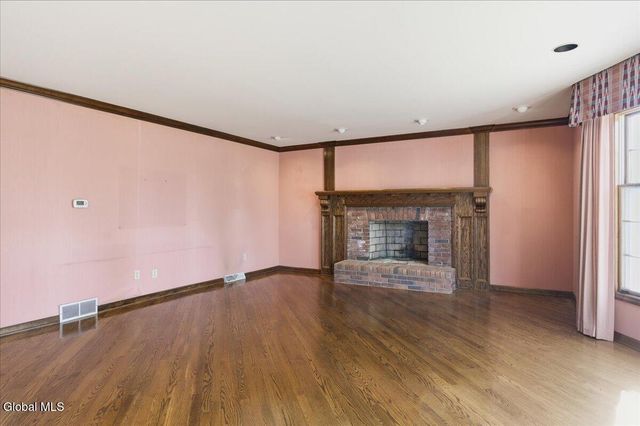 23 Fairway Court, Albany, NY 12208