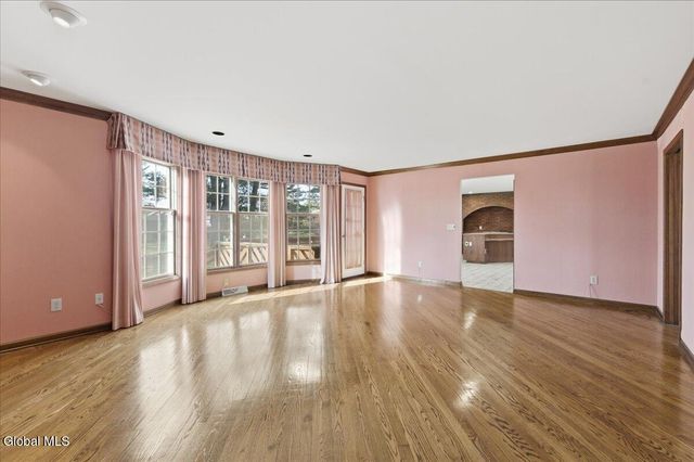 23 Fairway Court, Albany, NY 12208