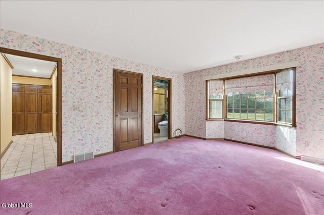 23 Fairway Court, Albany, NY 12208