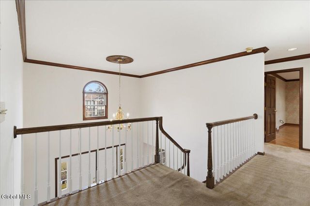 23 Fairway Court, Albany, NY 12208