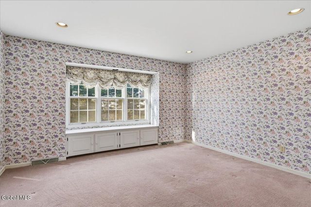 23 Fairway Court, Albany, NY 12208