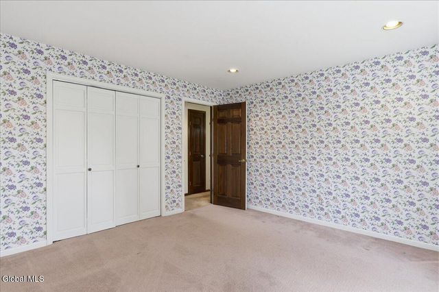 23 Fairway Court, Albany, NY 12208