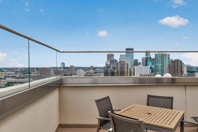 410 Groveland Avenue 702, Minneapolis, MN 55403