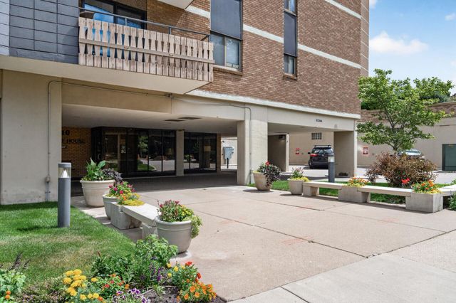 410 Groveland Avenue 702, Minneapolis, MN 55403