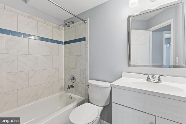 3971 HARTLAKE ST, Woodbridge, VA 22192