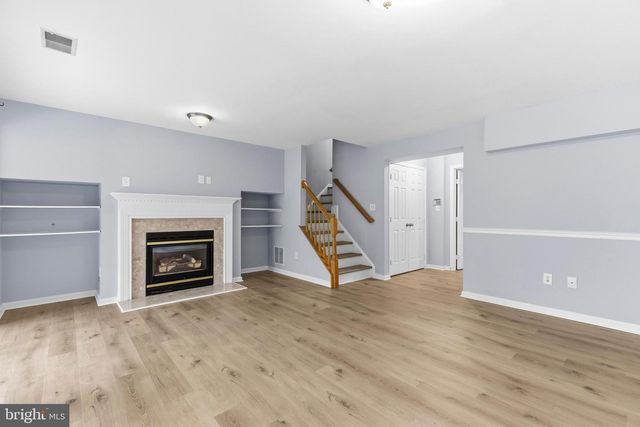 3971 HARTLAKE ST, Woodbridge, VA 22192