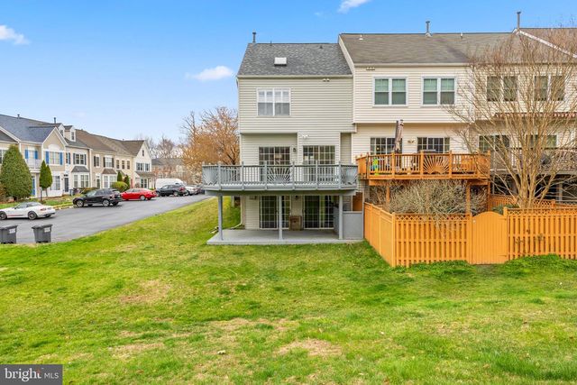 3971 HARTLAKE ST, Woodbridge, VA 22192