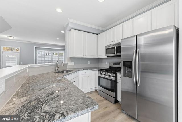 3971 HARTLAKE ST, Woodbridge, VA 22192