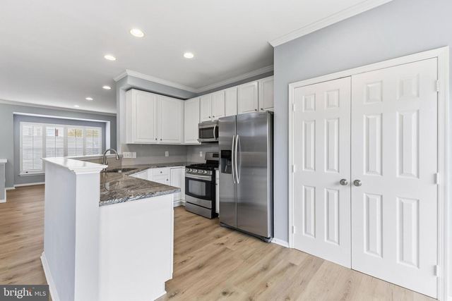 3971 HARTLAKE ST, Woodbridge, VA 22192