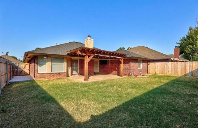 13008 Willowcrest Lane, Oklahoma City, OK 73170
