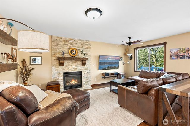 1312 203rd Avenue E, Lake Tapps, WA 98391