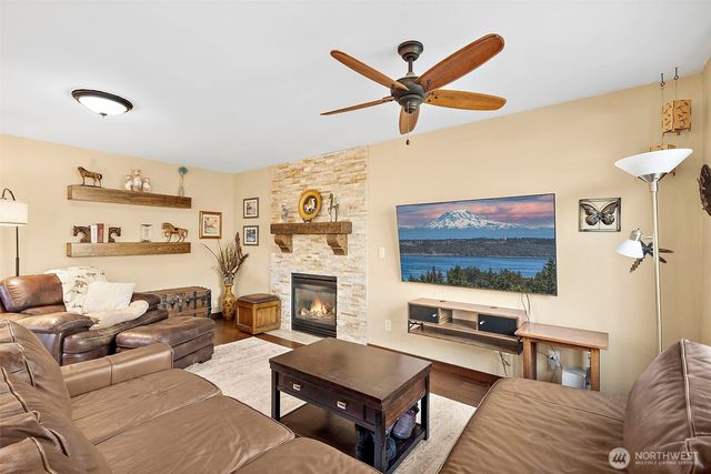 1312 203rd Avenue E, Lake Tapps, WA 98391