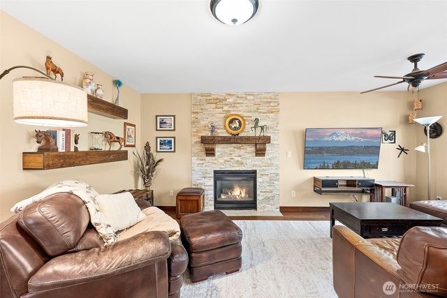 1312 203rd Avenue E, Lake Tapps, WA 98391