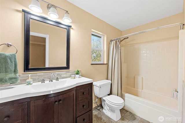 1312 203rd Avenue E, Lake Tapps, WA 98391