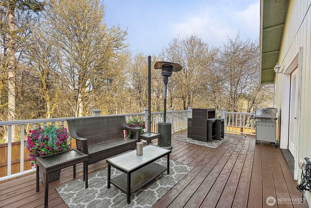 1312 203rd Avenue E, Lake Tapps, WA 98391