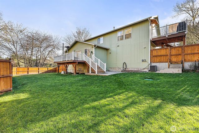 1312 203rd Avenue E, Lake Tapps, WA 98391