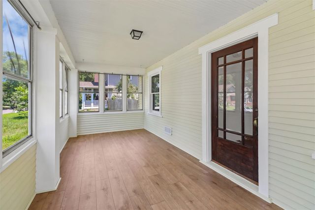 1805 E 12th Street, Des Moines, IA 50316