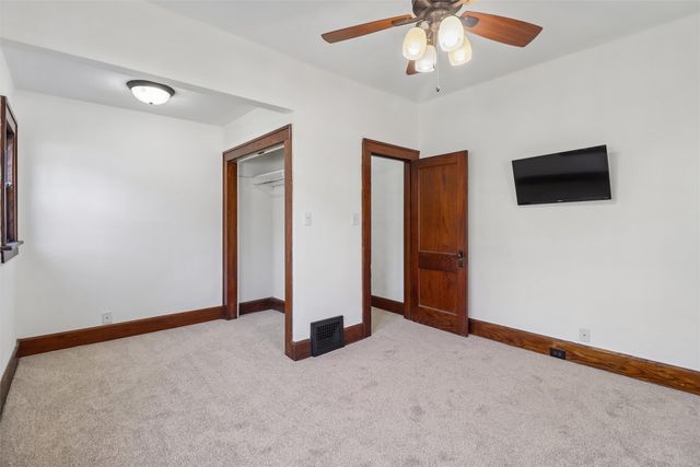 1805 E 12th Street, Des Moines, IA 50316