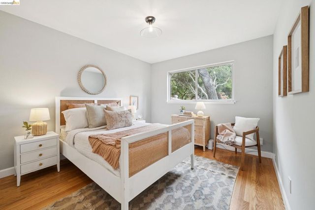 4325 Mountain View, Oakland, CA 94605