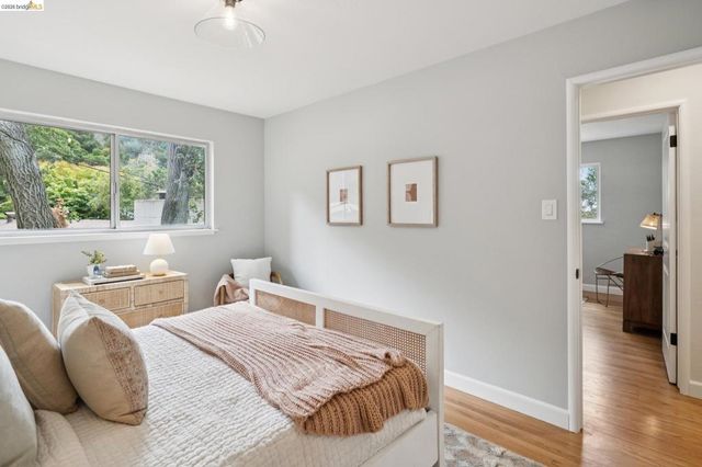 4325 Mountain View, Oakland, CA 94605
