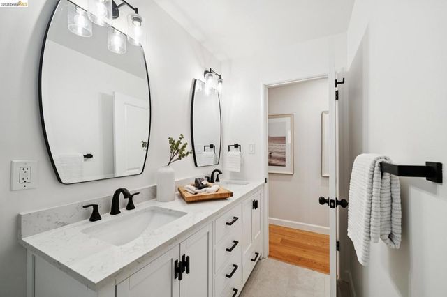 4325 Mountain View, Oakland, CA 94605
