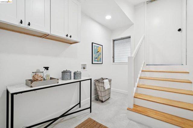 4325 Mountain View, Oakland, CA 94605