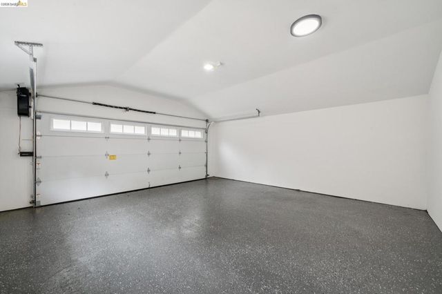 4325 Mountain View, Oakland, CA 94605