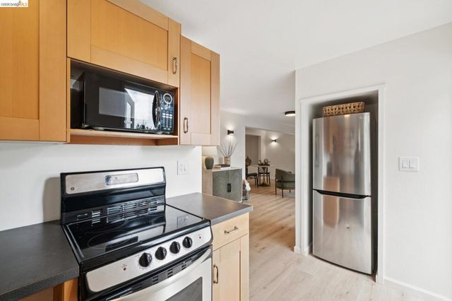 4325 Mountain View, Oakland, CA 94605