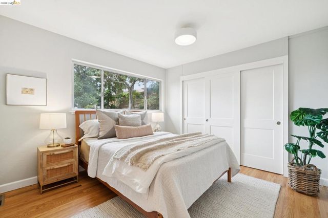 4325 Mountain View, Oakland, CA 94605