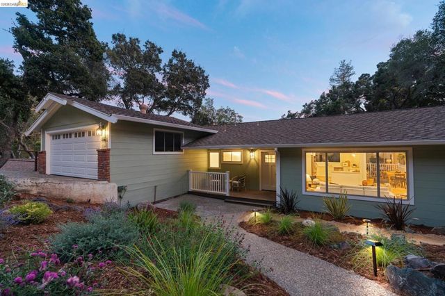 4325 Mountain View, Oakland, CA 94605