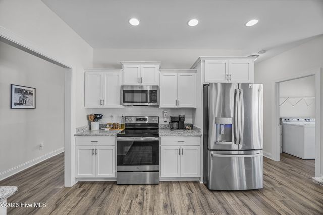558 White Shoal Way, Sneads Ferry, NC 28460