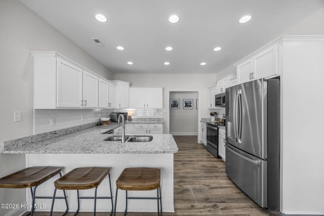 558 White Shoal Way, Sneads Ferry, NC 28460