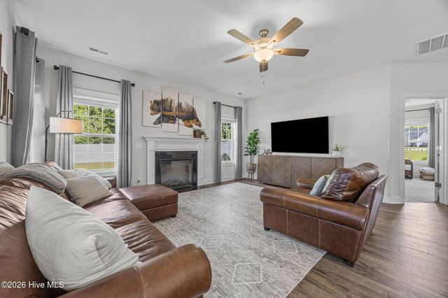 558 White Shoal Way, Sneads Ferry, NC 28460