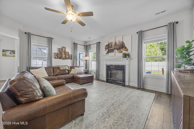 558 White Shoal Way, Sneads Ferry, NC 28460
