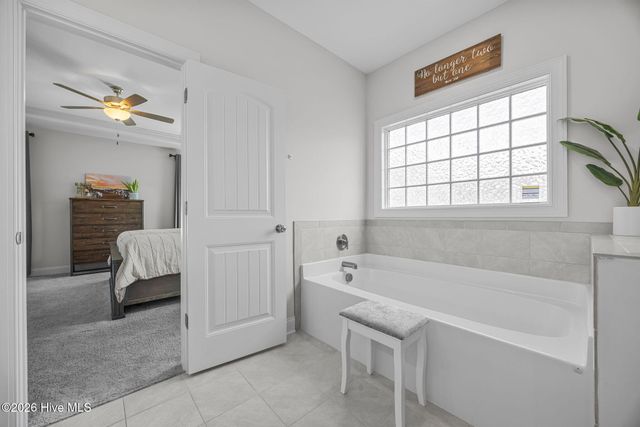 558 White Shoal Way, Sneads Ferry, NC 28460