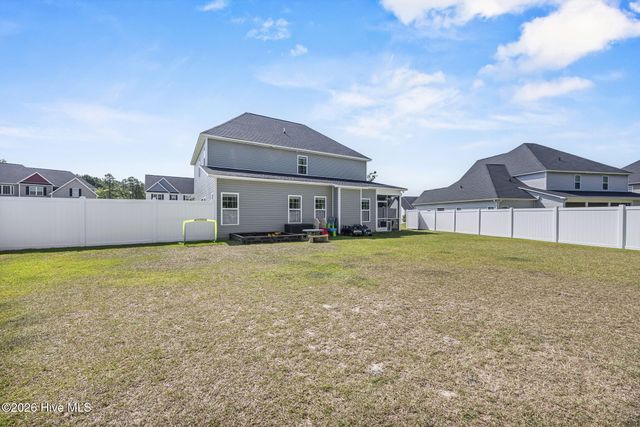 558 White Shoal Way, Sneads Ferry, NC 28460