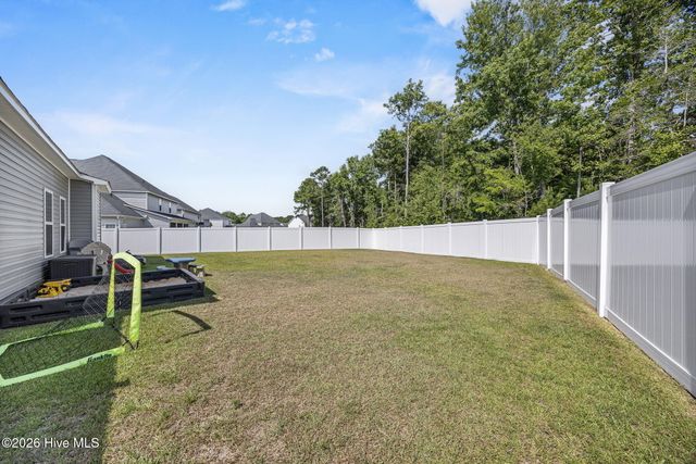 558 White Shoal Way, Sneads Ferry, NC 28460