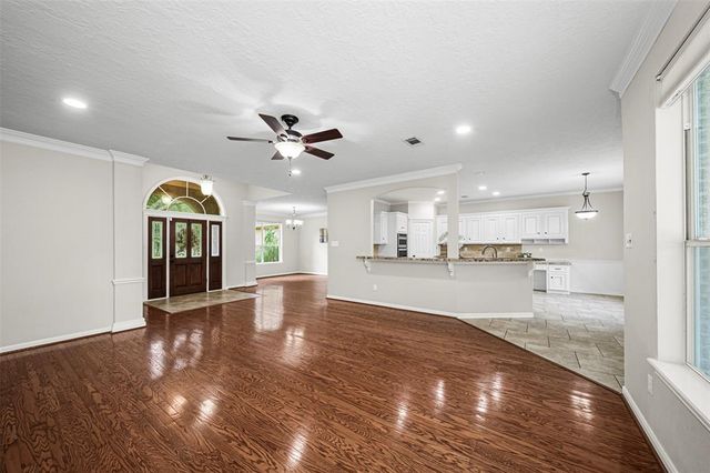 2452 Ripplewood Drive, Conroe, TX 77384