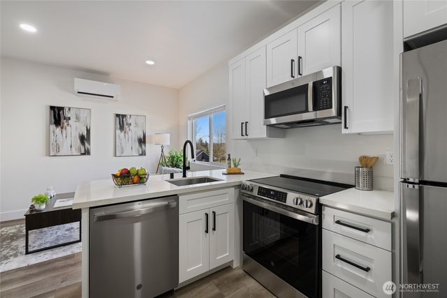 619 S 35th Street, Tacoma, WA 98418