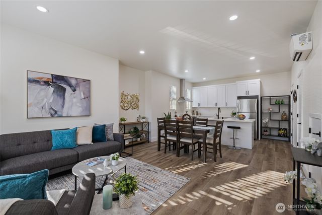 619 S 35th Street, Tacoma, WA 98418