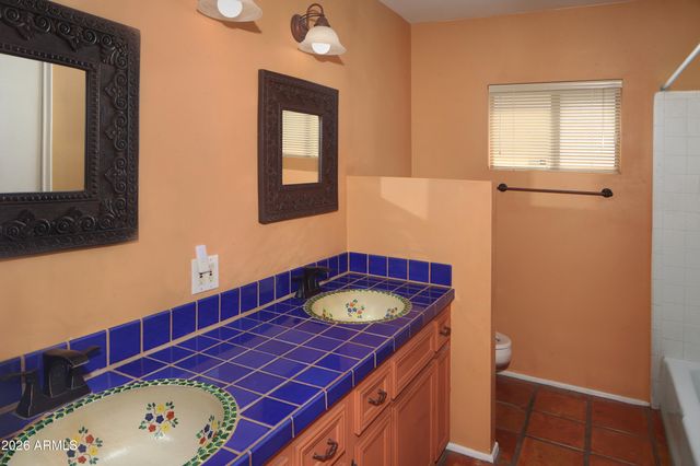 2934 E BERYL Avenue, Phoenix, AZ 85028