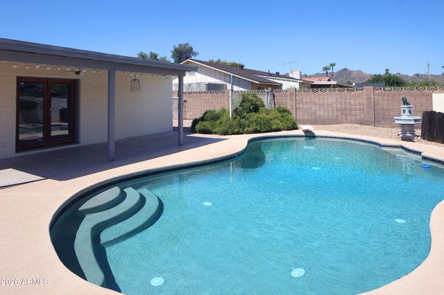 2934 E BERYL Avenue, Phoenix, AZ 85028