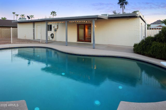 2934 E BERYL Avenue, Phoenix, AZ 85028