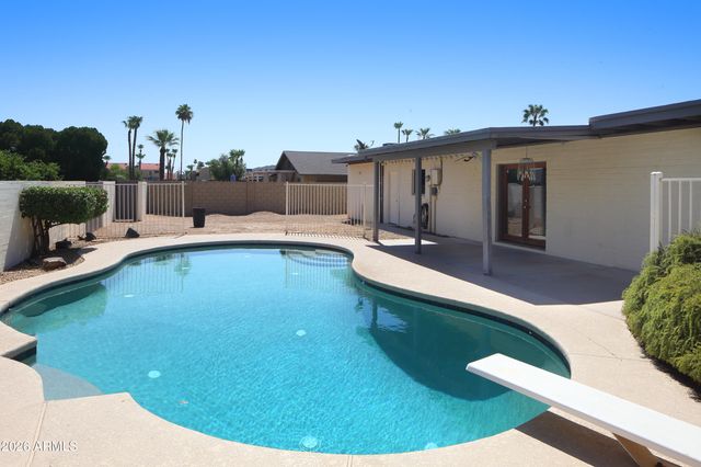 2934 E BERYL Avenue, Phoenix, AZ 85028