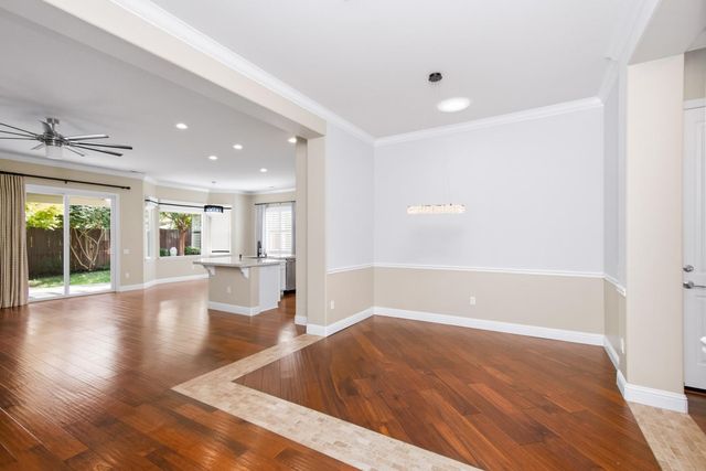2040 Cove Ln, Roseville, CA 95747