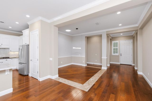 2040 Cove Ln, Roseville, CA 95747